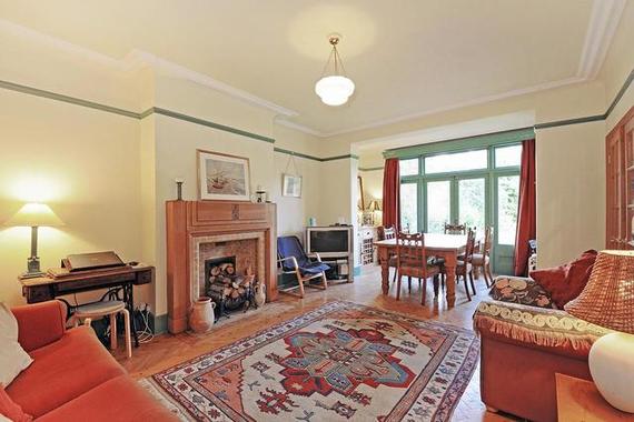 6 bedroom Semi-Detac...